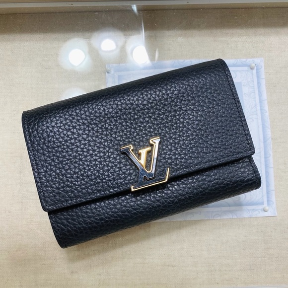 Louis Vuitton Handbags - Louis Vuitton Capucines Compact Wallet